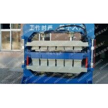 中國珍珠巖6塊板壓板機設(shè)備  凱達創(chuàng)新研發(fā)保溫板設(shè)備