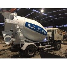 廠家大量供應(yīng)3m3混凝土罐車，攪拌罐車，量大從優(yōu)
